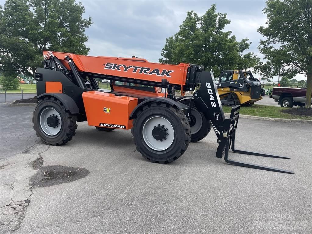SkyTrak 8042 Teleskopski viličarji