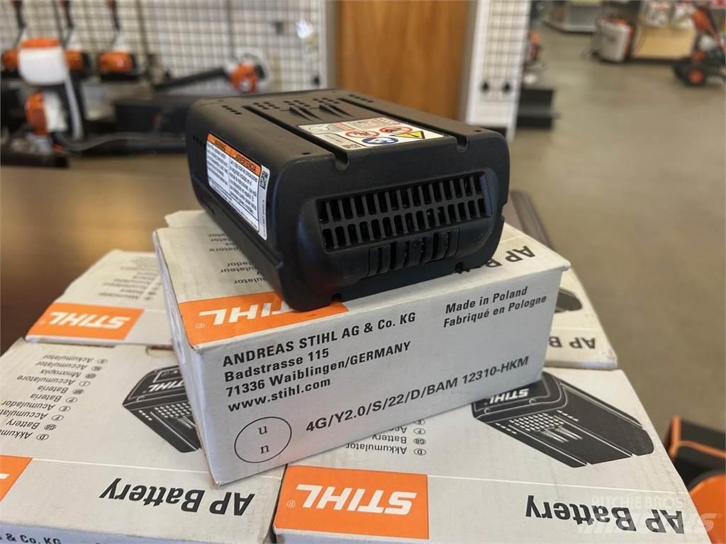 Stihl AP300S Vozila za golf