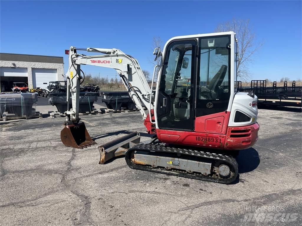 Takeuchi TB240C Mini bagri <7t