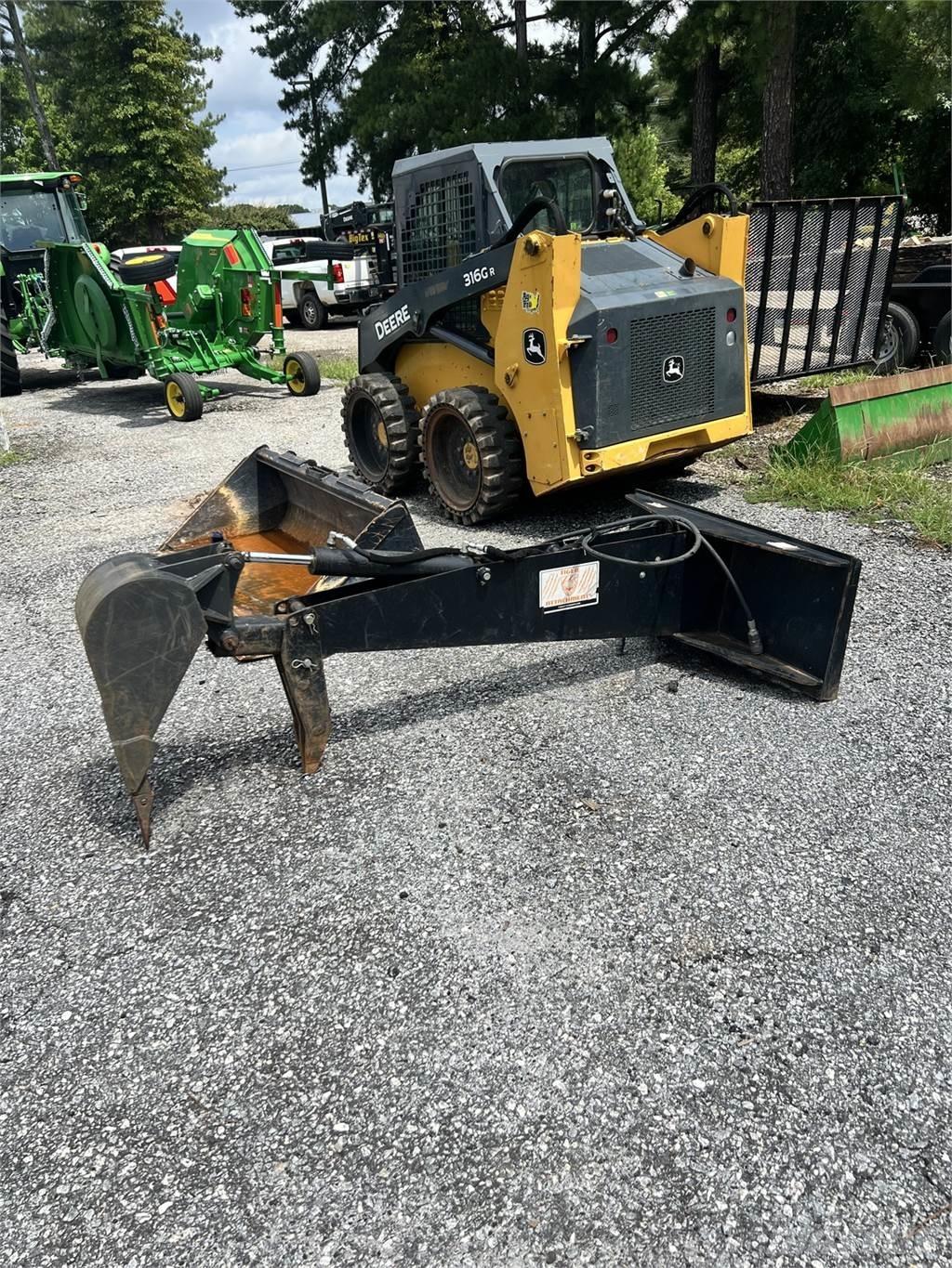 Tiger Backhoe Drugo