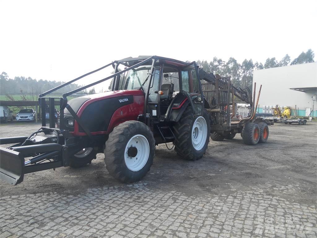 Valtra T121 Žerjavi (dvigala) in nakladalci
