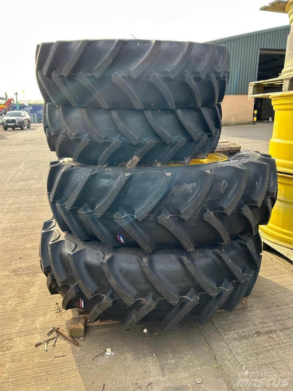  Wheels & tyres Gume, kolesa in platišča