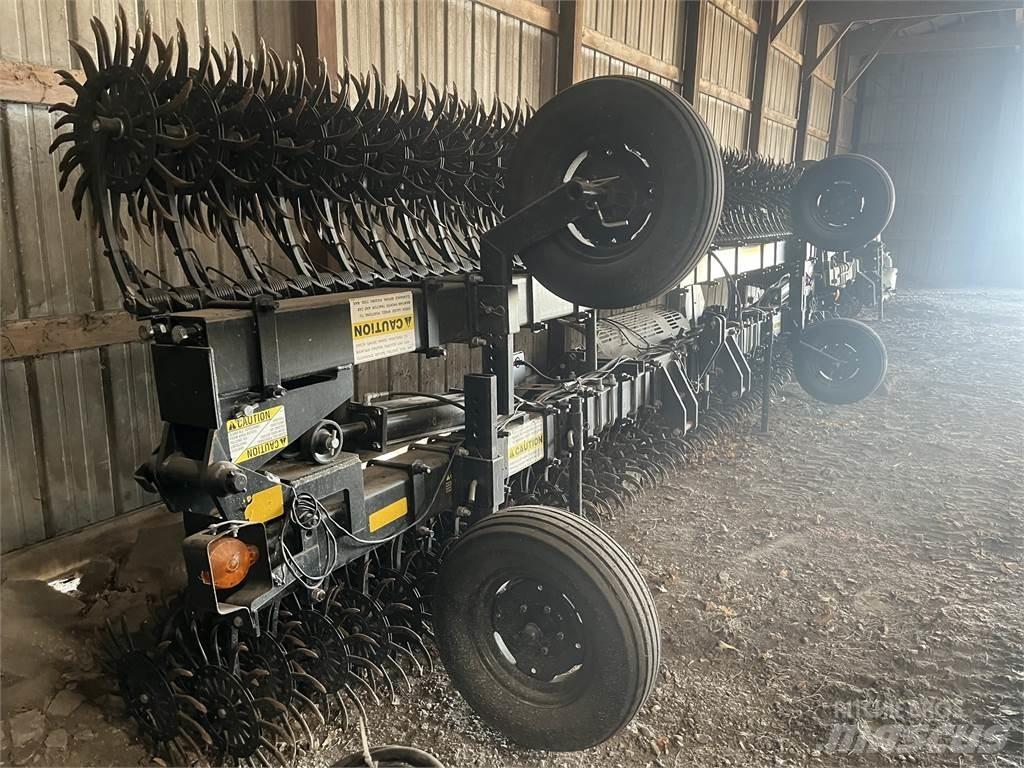YETTER 3541 Ostali priključki in naprave za pripravo tal