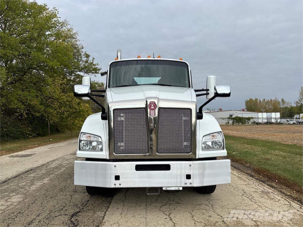 Kenworth T880 Drugi tovornjaki