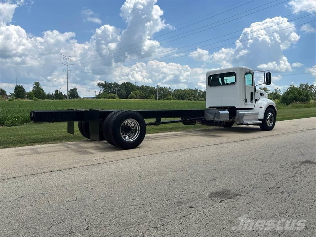 Peterbilt 337 Tovornjaki-šasije