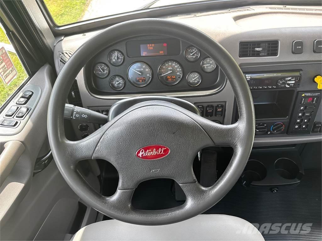 Peterbilt 337 Tovornjaki-šasije