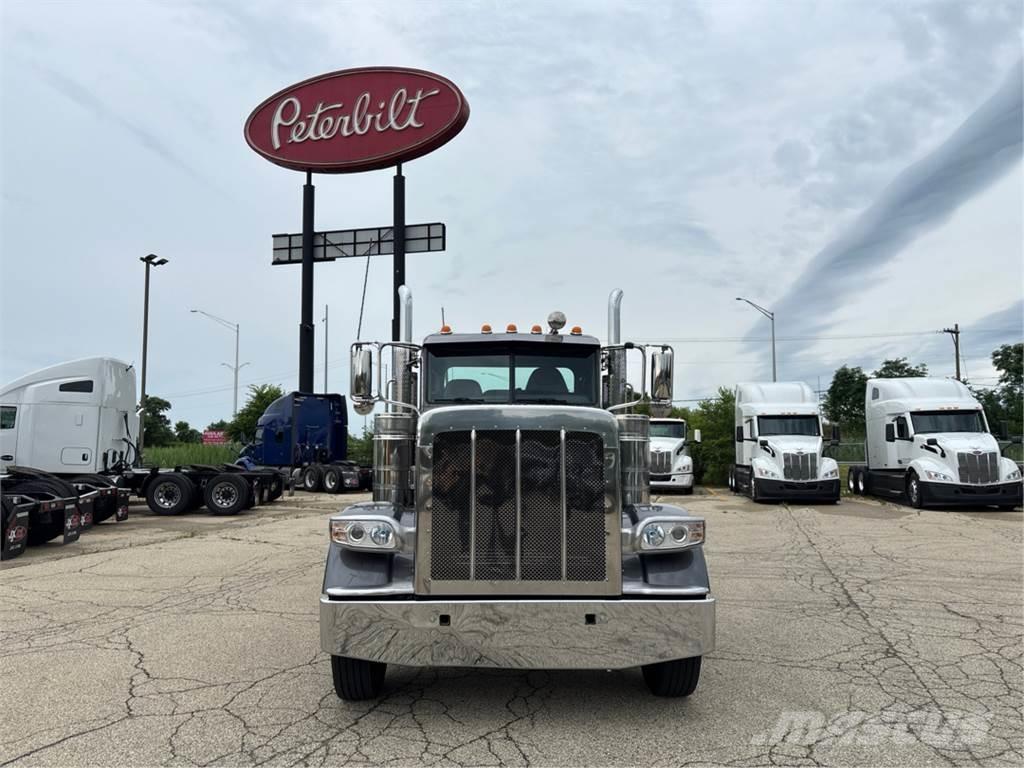 Peterbilt 389 Drugi tovornjaki