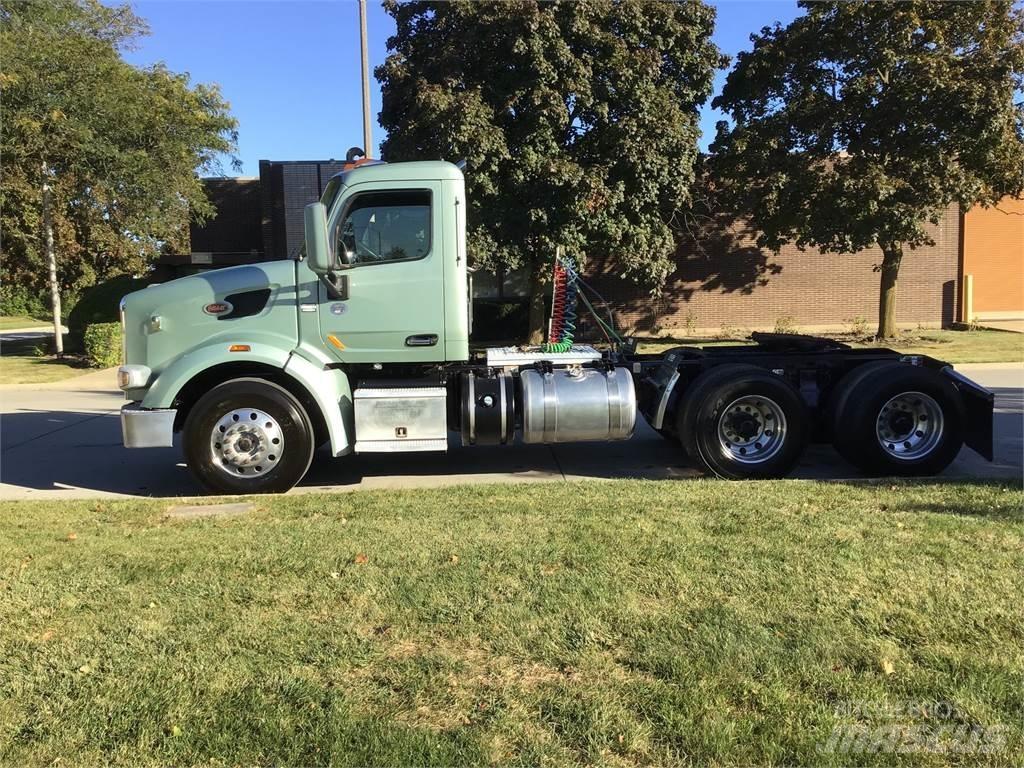 Peterbilt 567 Vlačilci