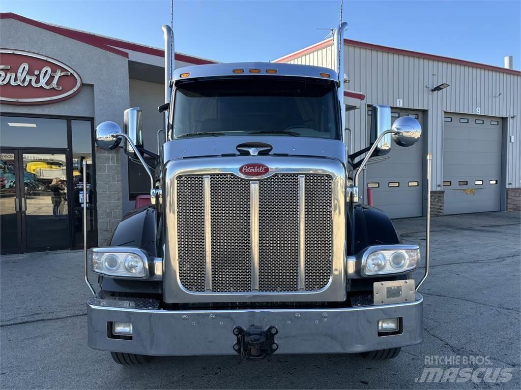 Peterbilt 567 Vlačilci