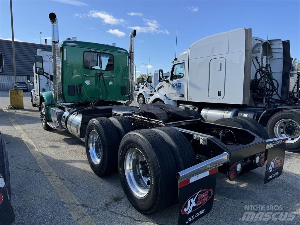 Peterbilt 567 Vlačilci