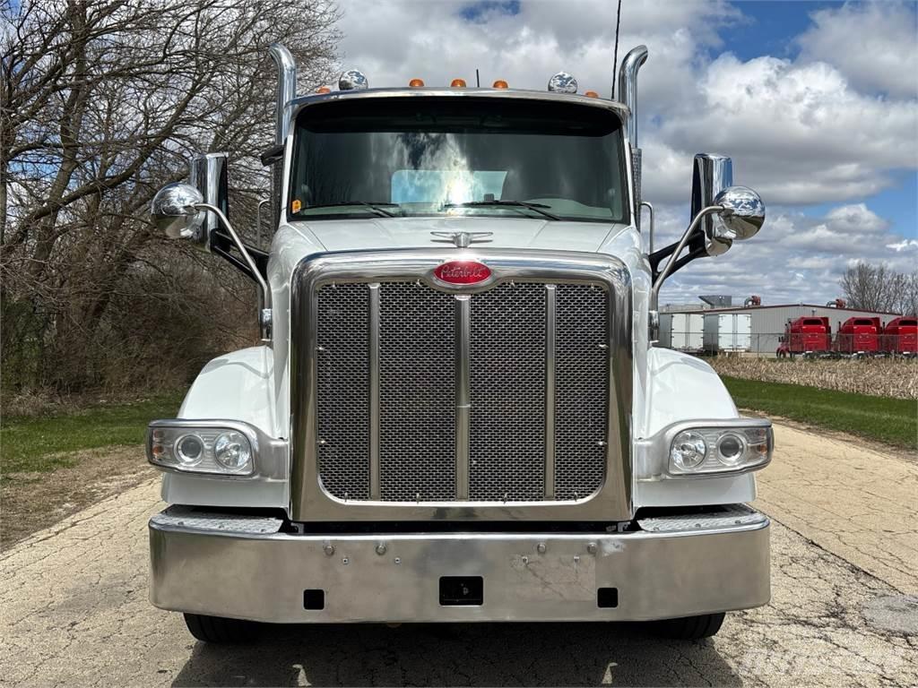 Peterbilt 567 Vlačilci