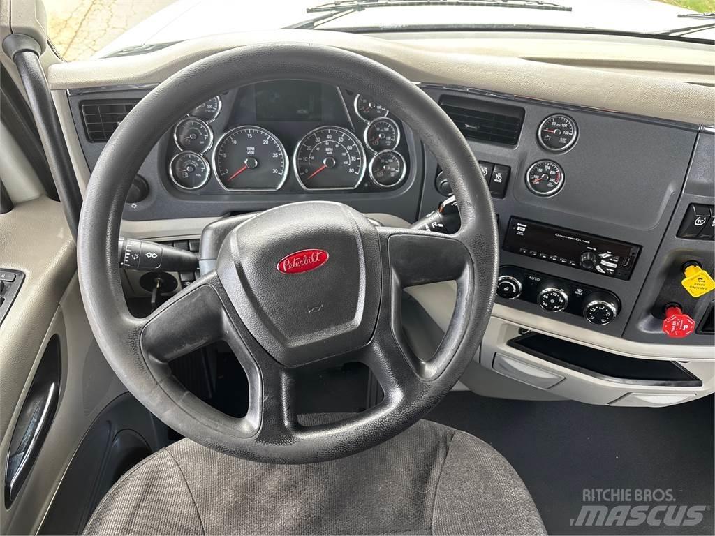Peterbilt 567 Vlačilci