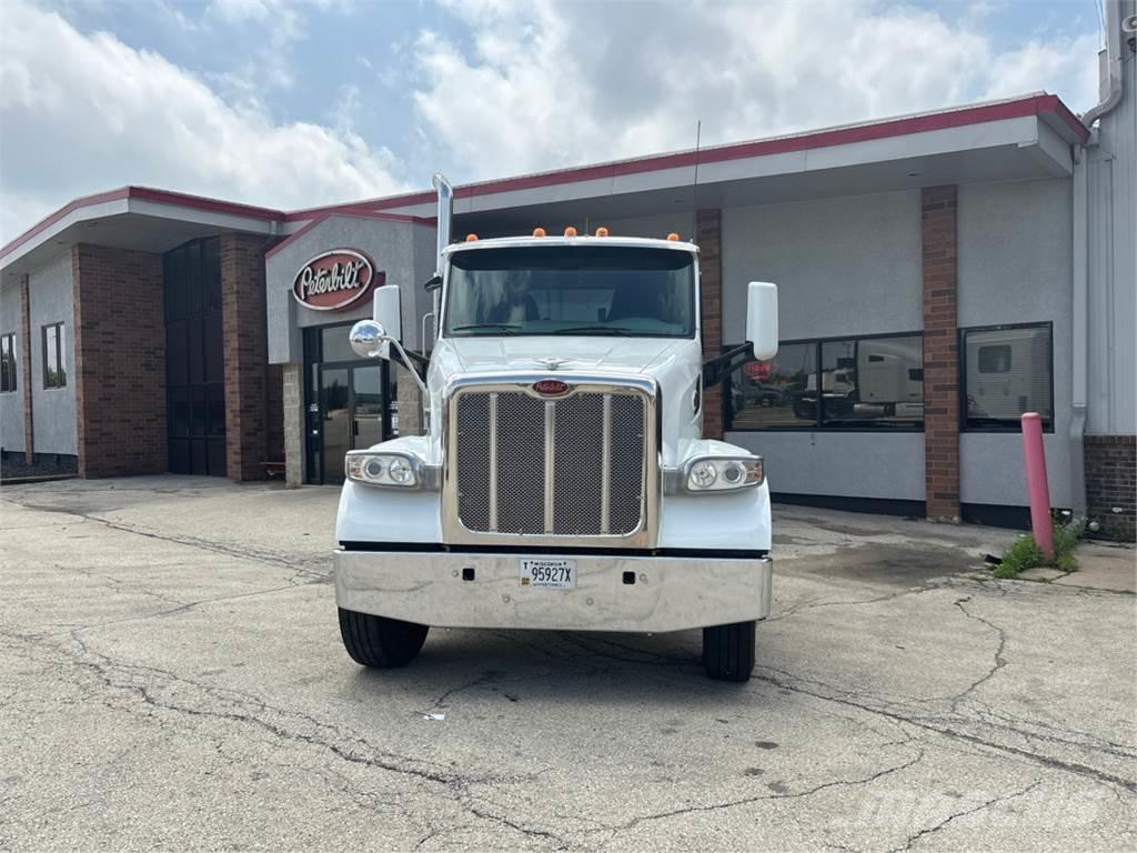 Peterbilt 567 Vlačilci