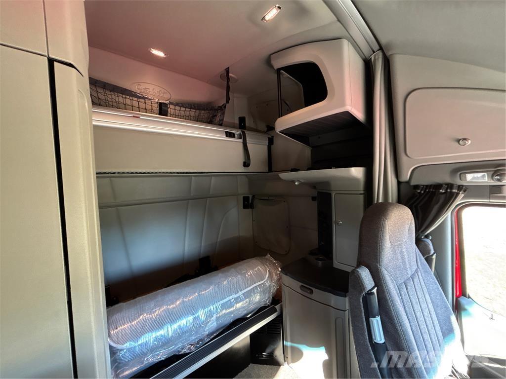 Peterbilt 579 Drugi tovornjaki