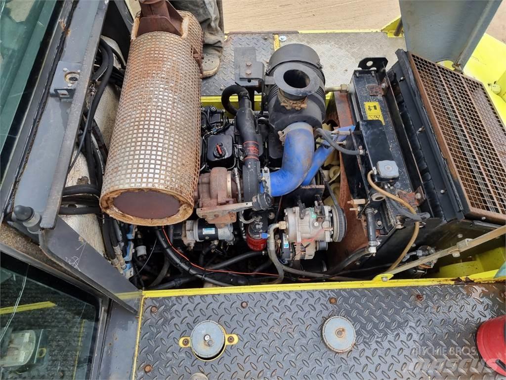 Ammann AP240 Kolesni valjarji s pnevmatikami