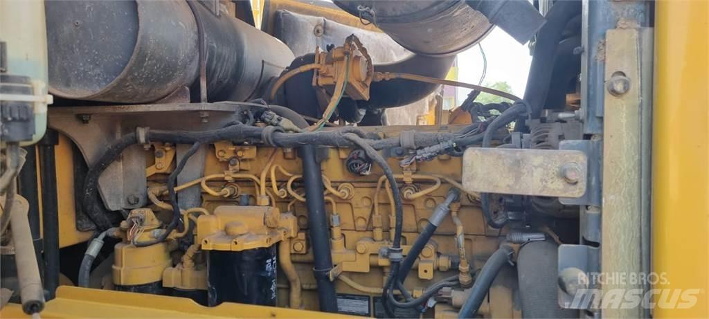 Bell L2106E Kolesni nakladalci