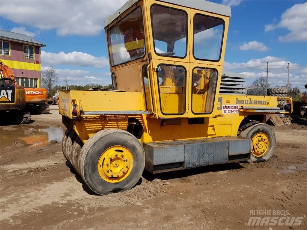 Bomag SGW-17 Kolesni valjarji s pnevmatikami
