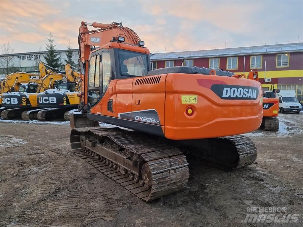 Doosan DX225LC Bagri goseničarji