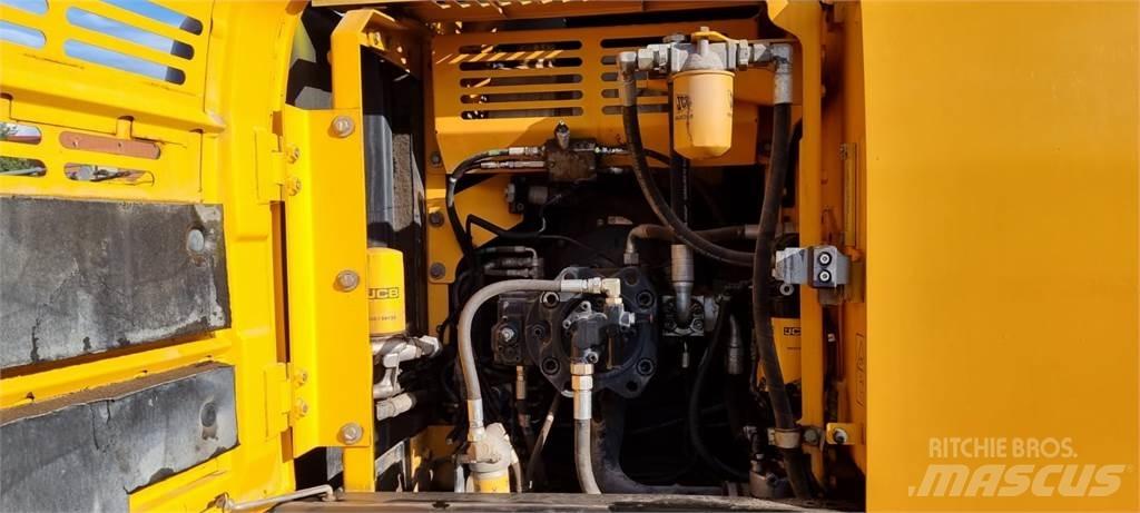 JCB JS220LC Plus + Bagri goseničarji