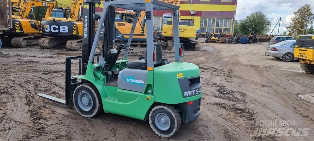 Mitsubishi FD20 Dizelski viličarji