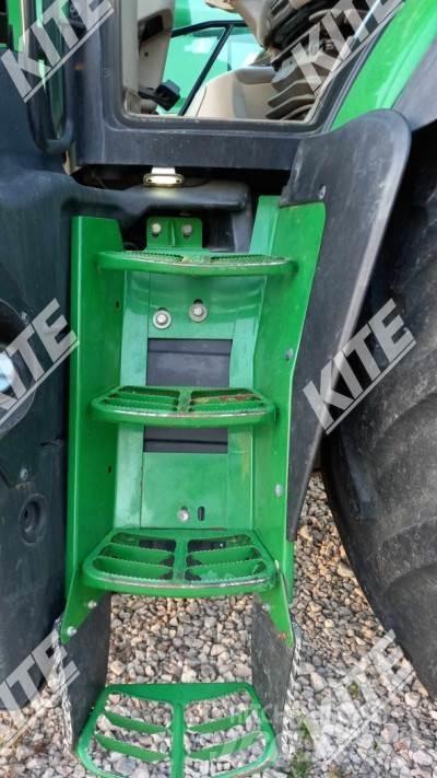John Deere 6215R Traktorji