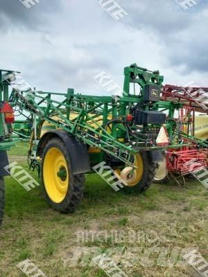 John Deere 732 Vlečne škropilnice