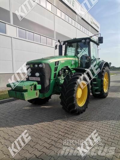 John Deere 8230 Traktorji