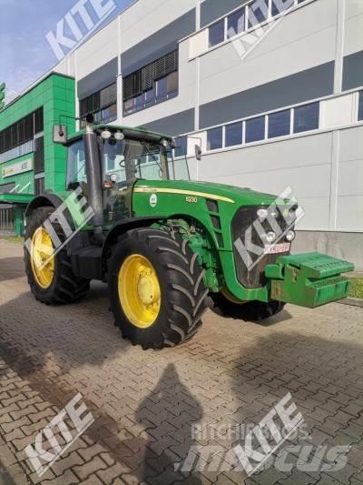John Deere 8230 Traktorji