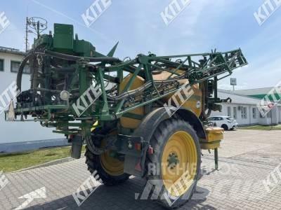 John Deere 832/18i Vlečne škropilnice