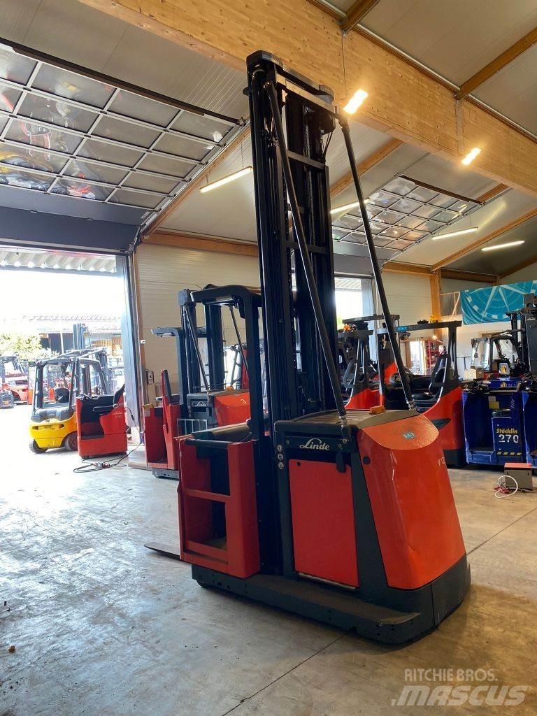 Linde V 12-02 Visokodvižni komisionirni viličar