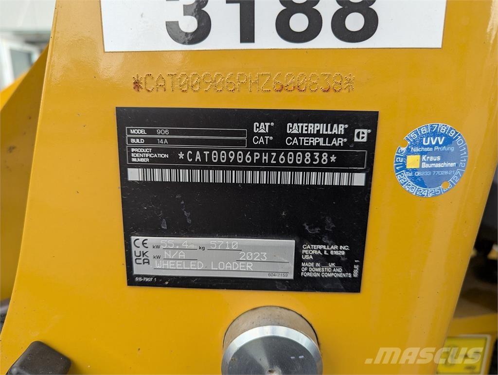 CAT 906 Kolesni nakladalci