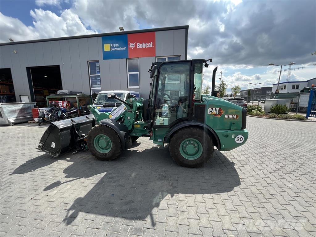 CAT 906 M Kolesni nakladalci