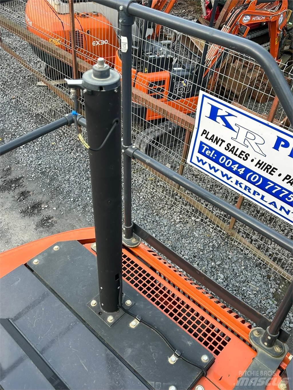 Hitachi ZX130LCN-6 Bagri goseničarji