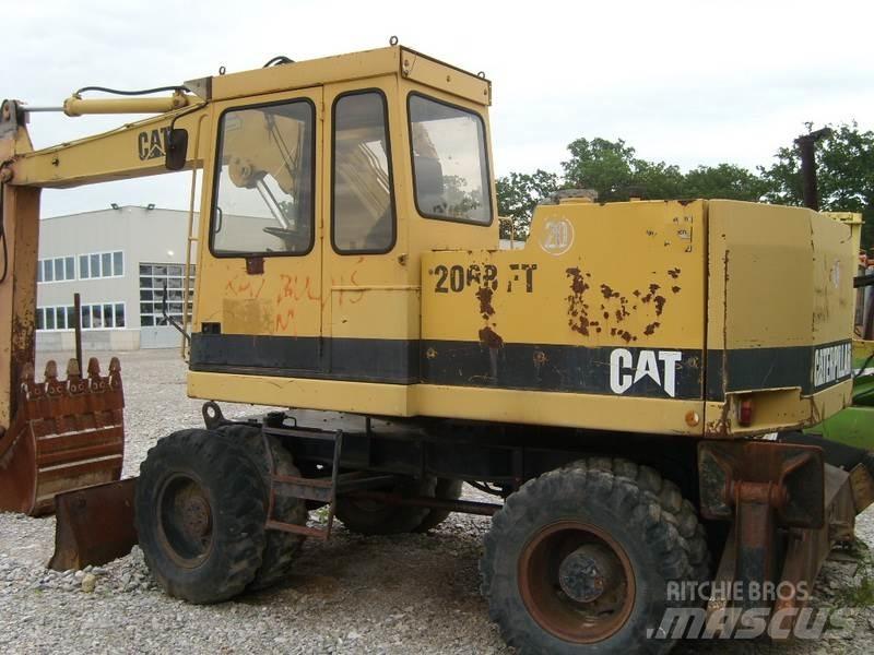 CAT 206 BFT Bagri na kolesih