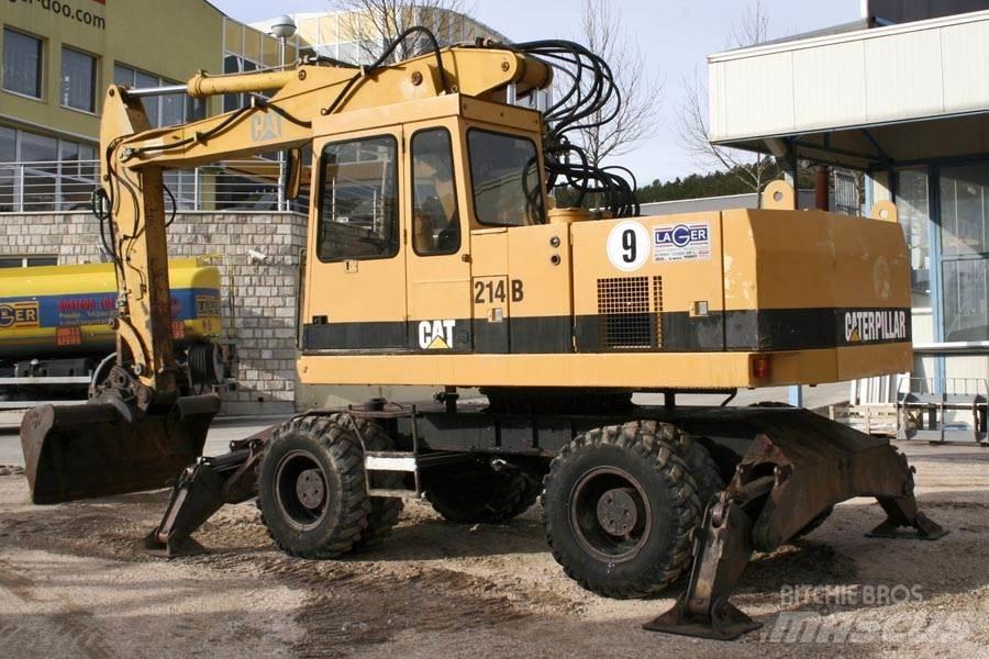 CAT 214B Bagri na kolesih