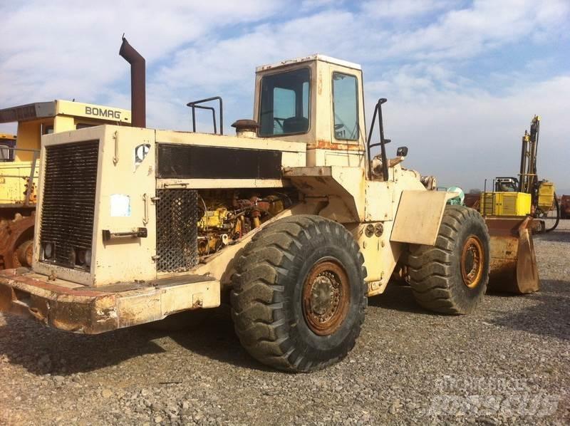 CAT 980C Kolesni nakladalci