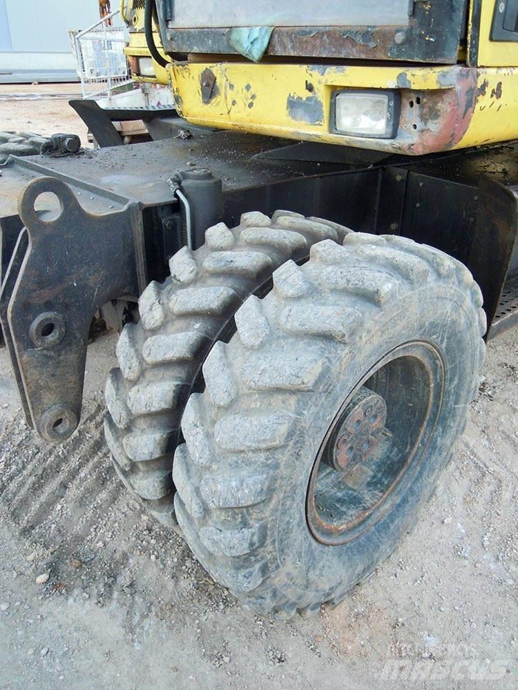 CAT M312 Bagri na kolesih