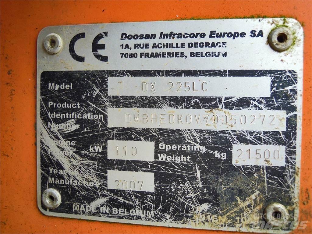Doosan DX225LC Bagri goseničarji
