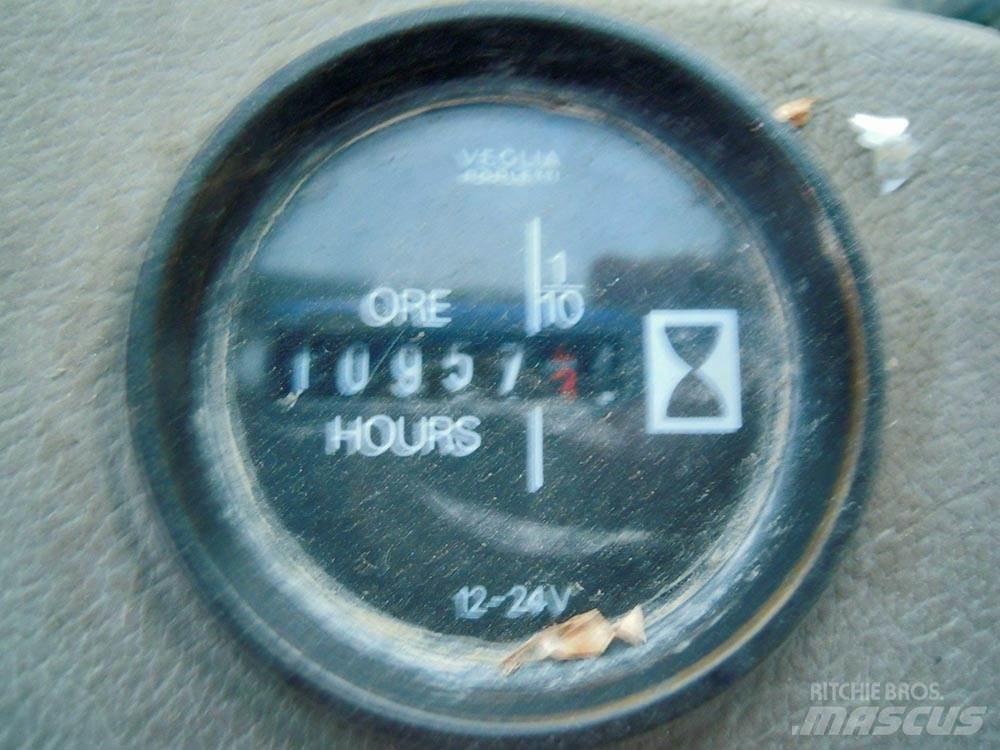 Fiat-Hitachi FR 160.2 Kolesni nakladalci