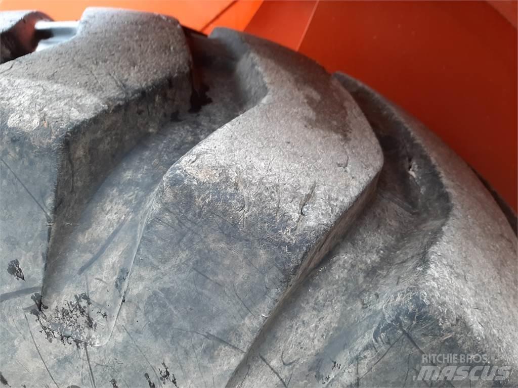 Hitachi ZW220 Kolesni nakladalci