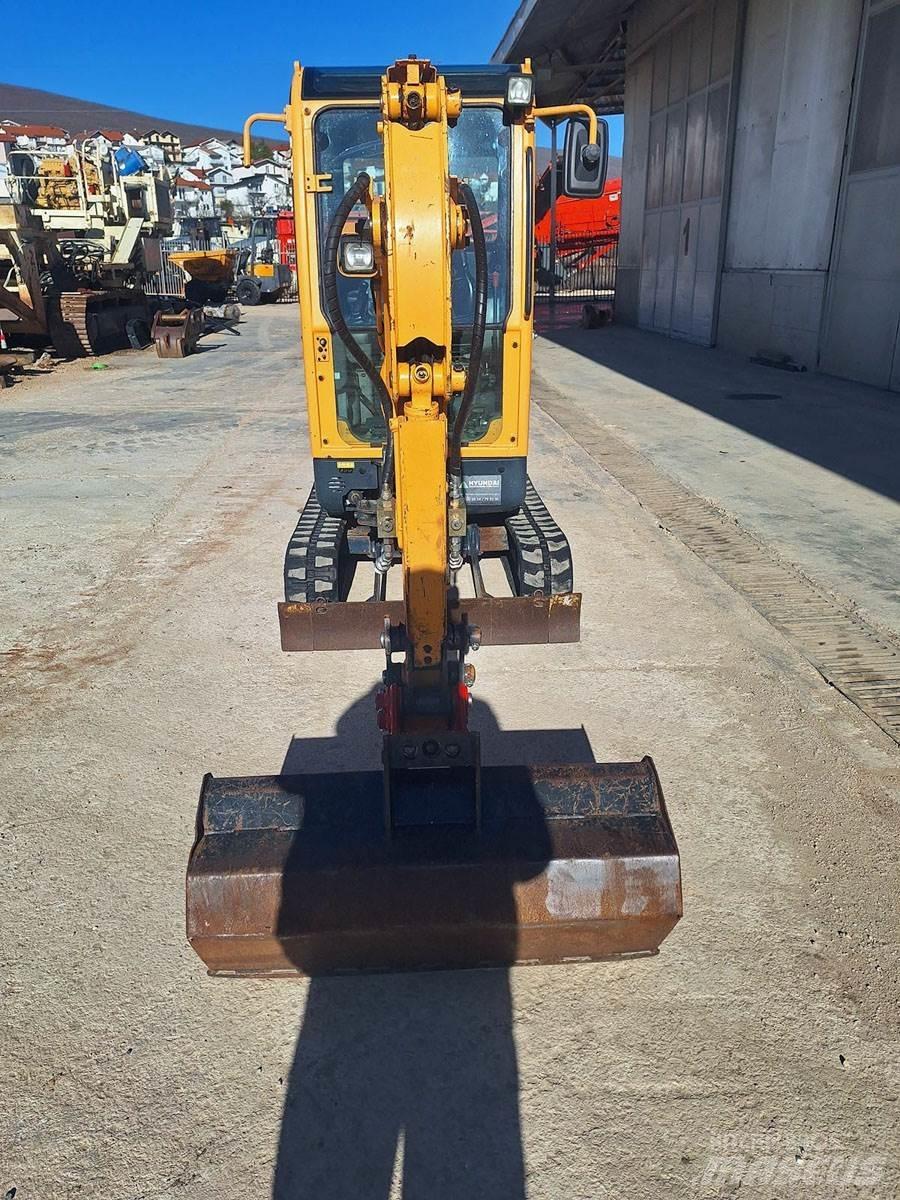 Hyundai 16-9 Mini bagri <7t