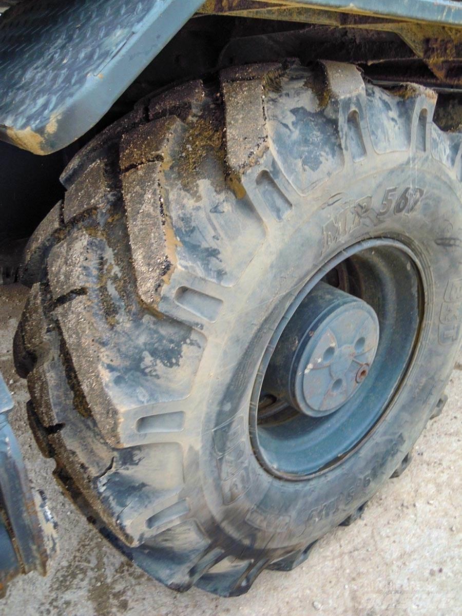 Hyundai R140W-9 Bagri na kolesih