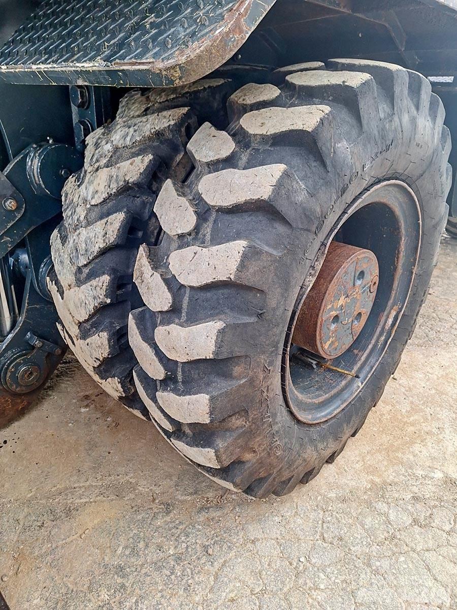 Hyundai R210W-9 Bagri na kolesih