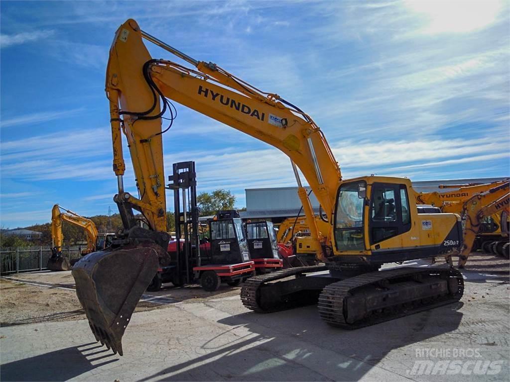 Hyundai R250LC-7 Bagri goseničarji