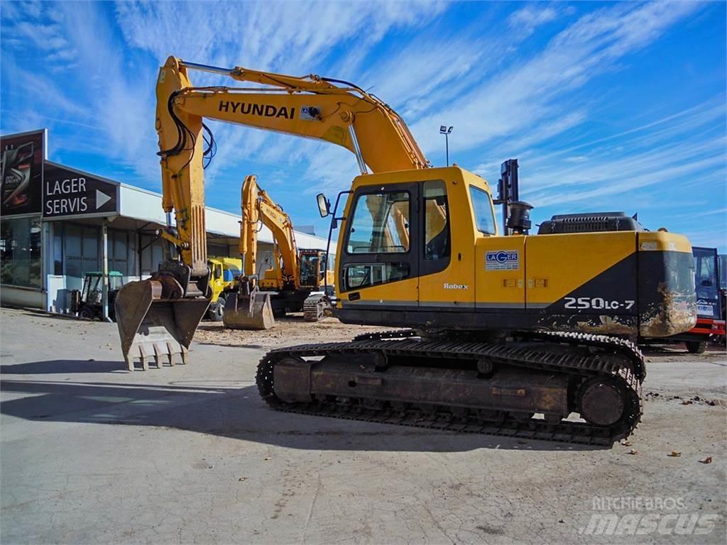 Hyundai R250LC-7 Bagri goseničarji