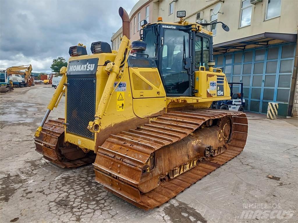 Komatsu D65PX-17 Buldožerji goseničarji