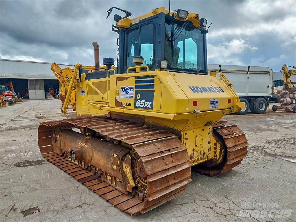 Komatsu D65PX-17 Buldožerji goseničarji