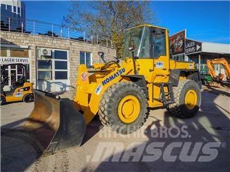 Komatsu WA270 Kolesni nakladalci