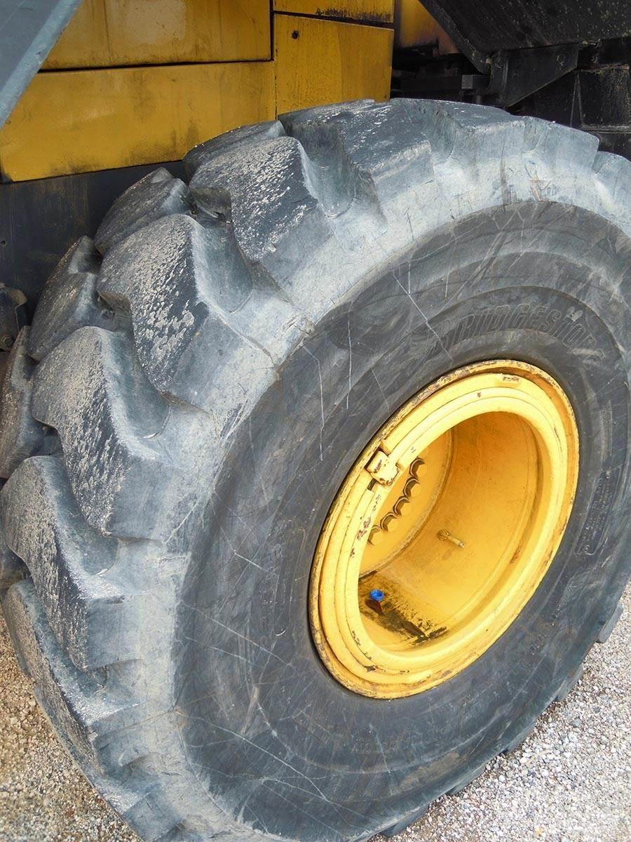 Komatsu WA430- 6E0 Kolesni nakladalci