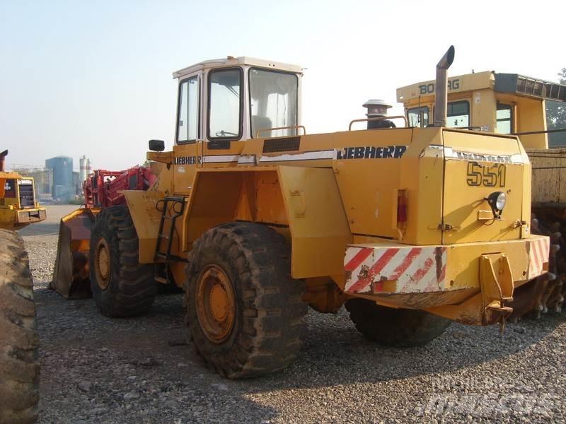 Liebherr L 551 Kolesni nakladalci
